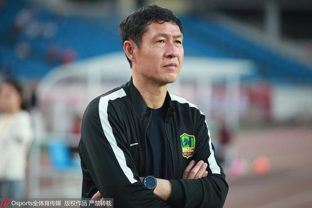 两个人一前一后攻击叙述